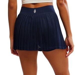 Navy Free People Athletic Skort New with Tags
Size M/L